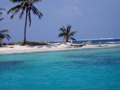 The Stunning Kuna Yala/San Blas Islands - click to see more photos